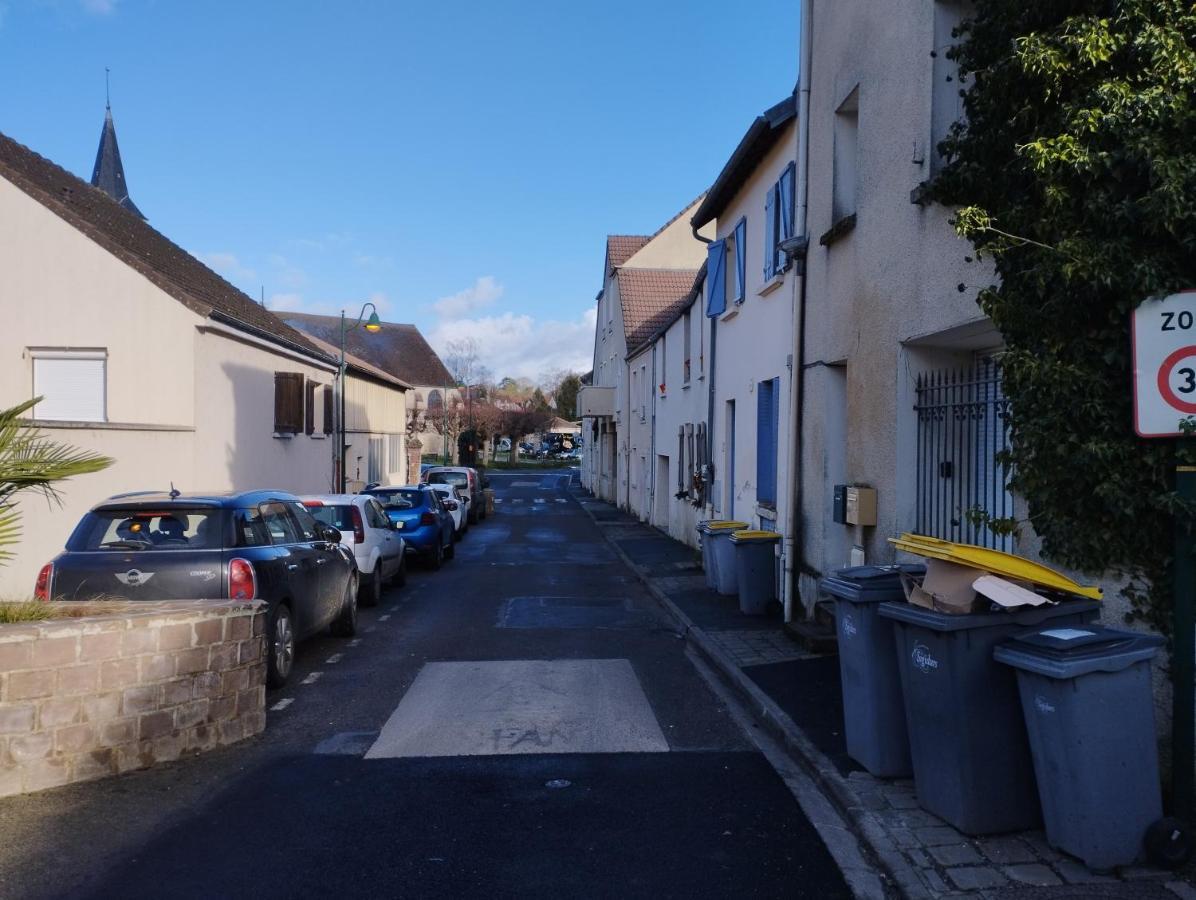 Studio Equipe Proche Aeroport Paris Cdg Apartment Vemars Exterior photo